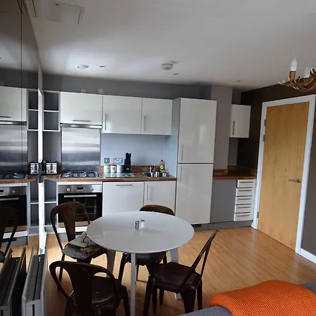 Horizon - Cabot Circus Apartment